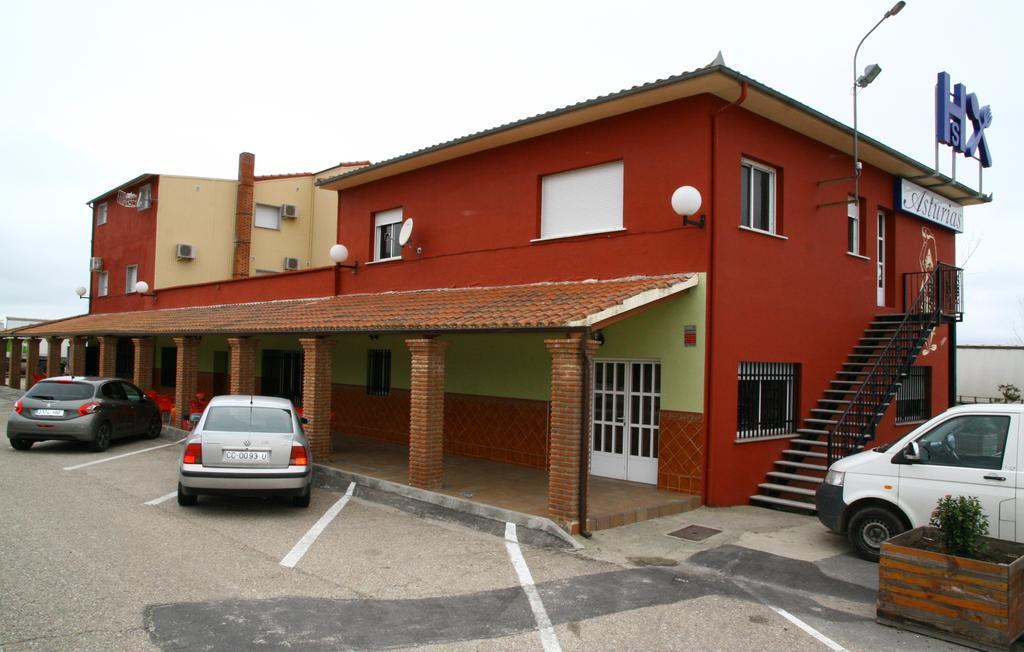 Hostal Asturias Jarilla Exterior foto