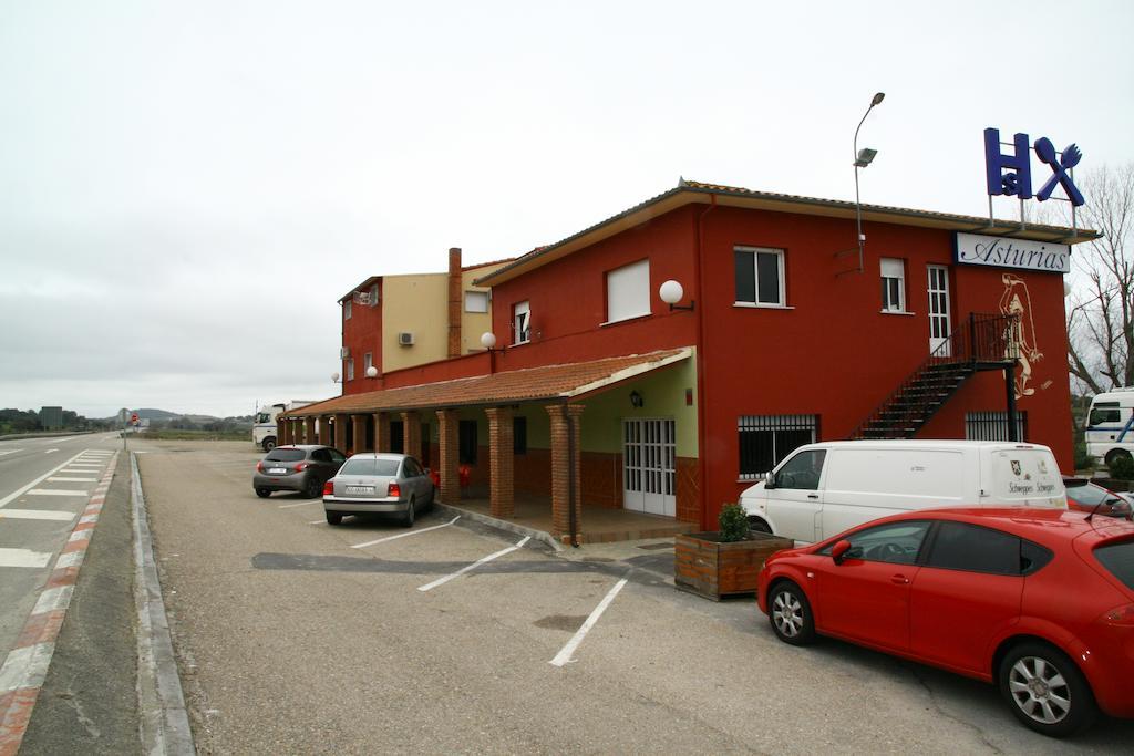 Hostal Asturias Jarilla Exterior foto